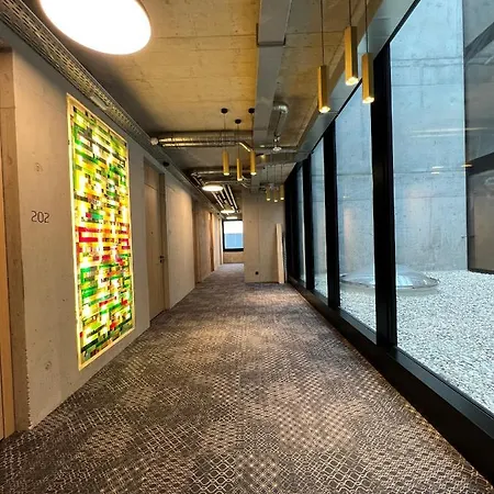 Boulderbar Self-check In 4*