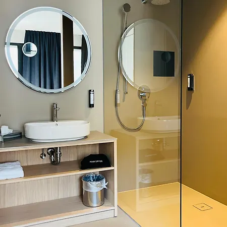 Boulderbar Self-check In 4*