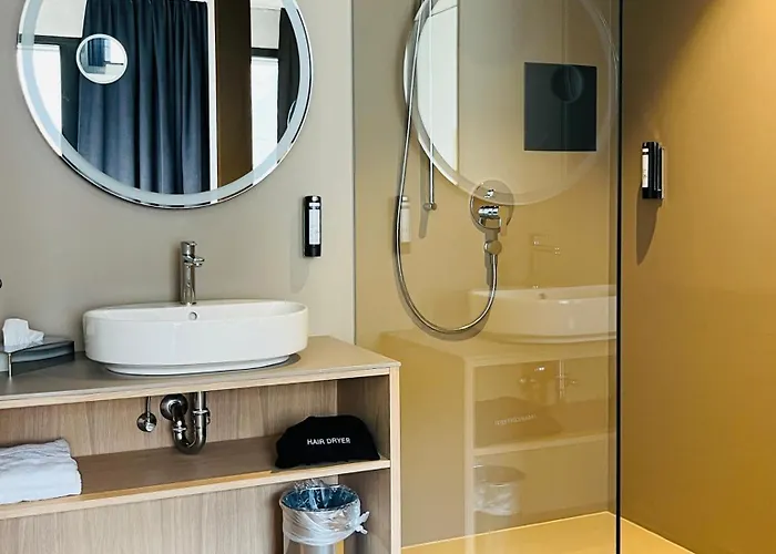 Boulderbar Self-check In 4*